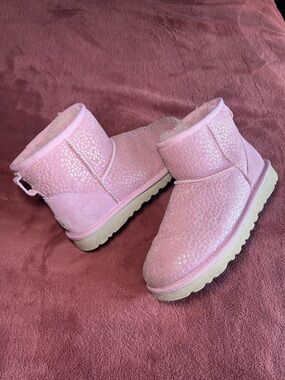 Sparkly pink UGGS